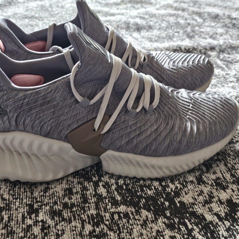 Adidas Alphabounce Instinct tunning shoe Men's Core Heather size 9 1/2